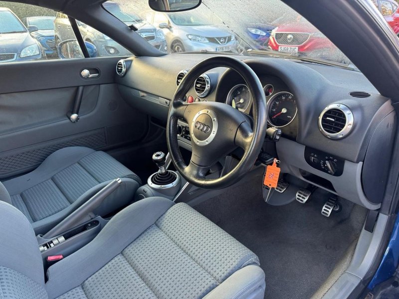 AUDI TT
