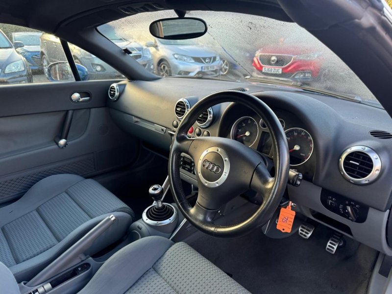 AUDI TT
