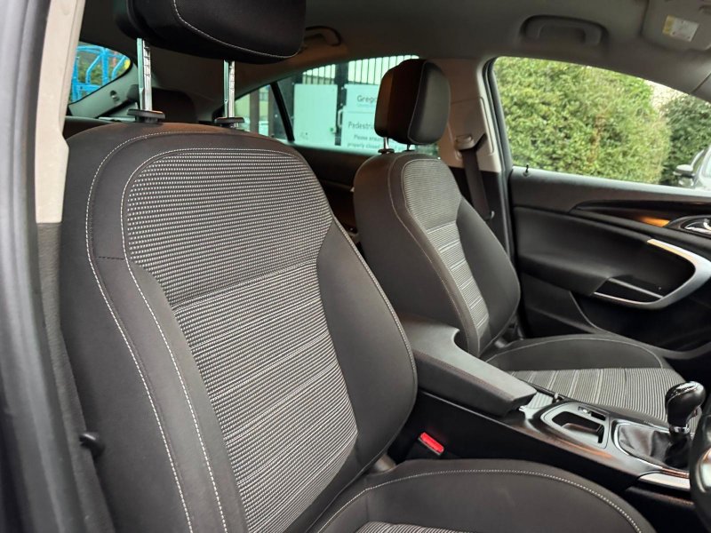 VAUXHALL INSIGNIA