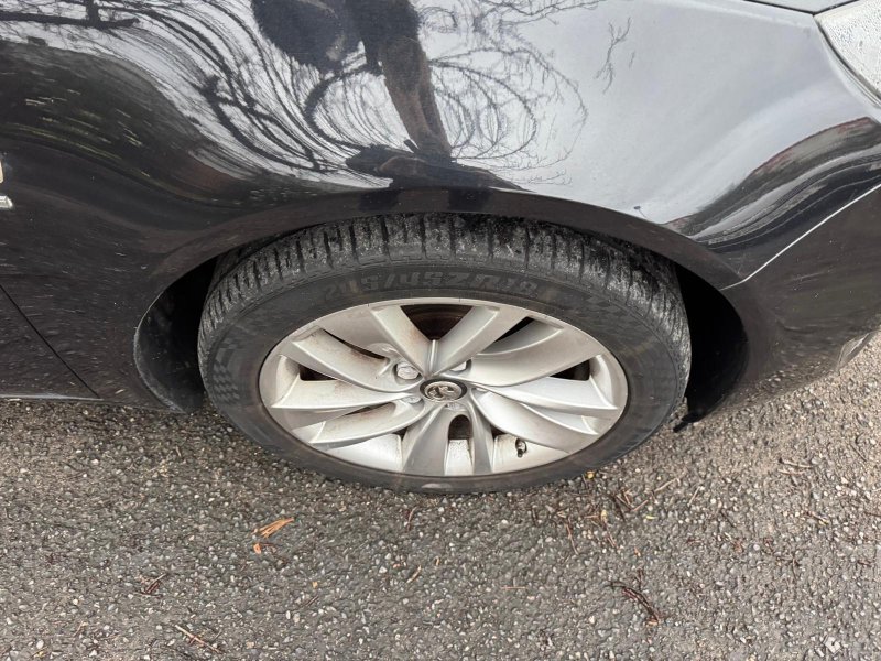 VAUXHALL INSIGNIA