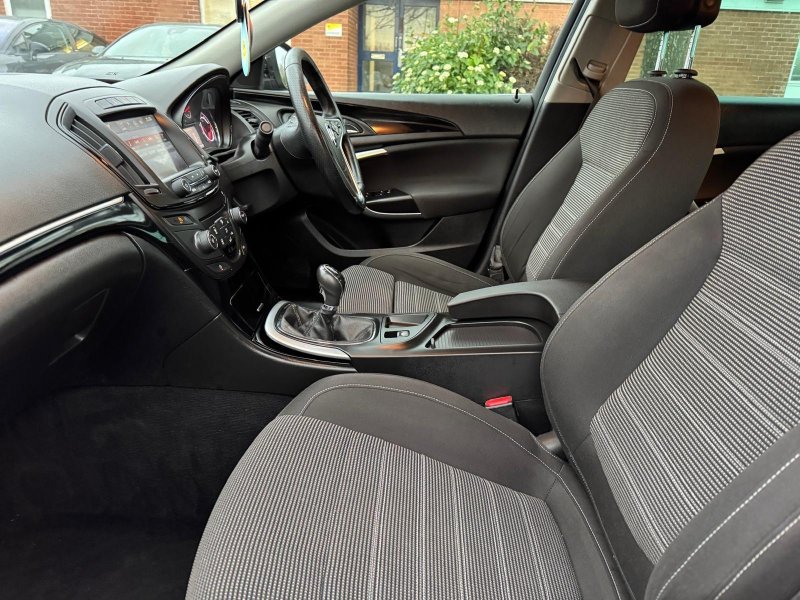 VAUXHALL INSIGNIA