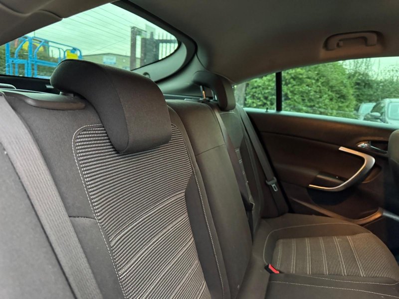 VAUXHALL INSIGNIA