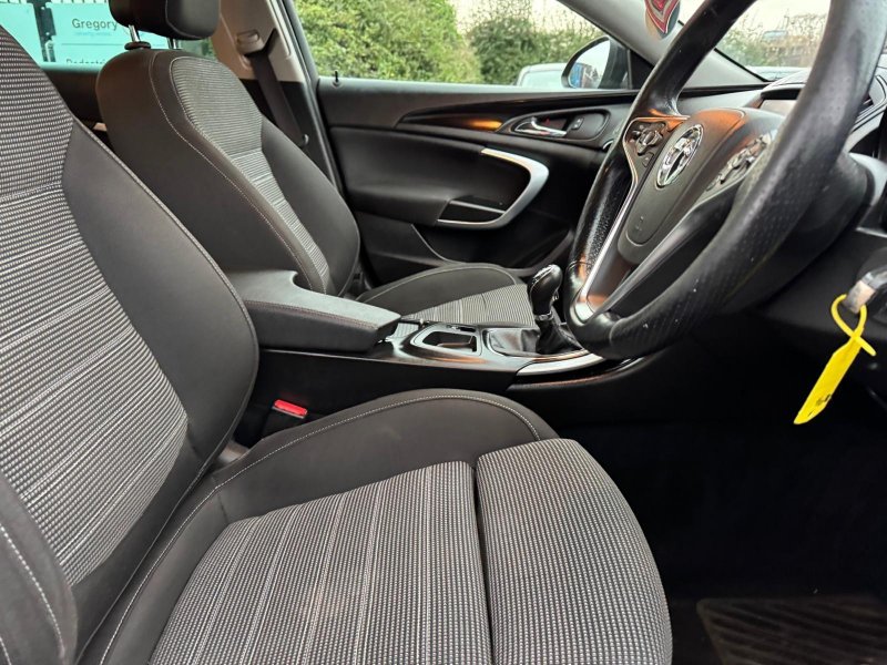 VAUXHALL INSIGNIA