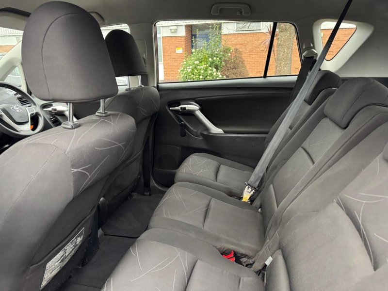 TOYOTA VERSO