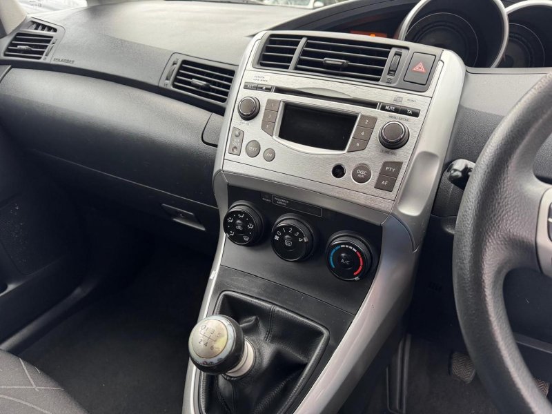 TOYOTA VERSO