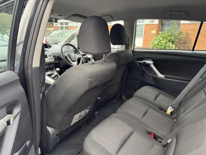 TOYOTA VERSO