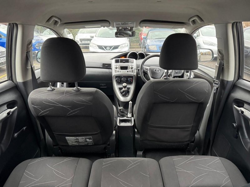 TOYOTA VERSO