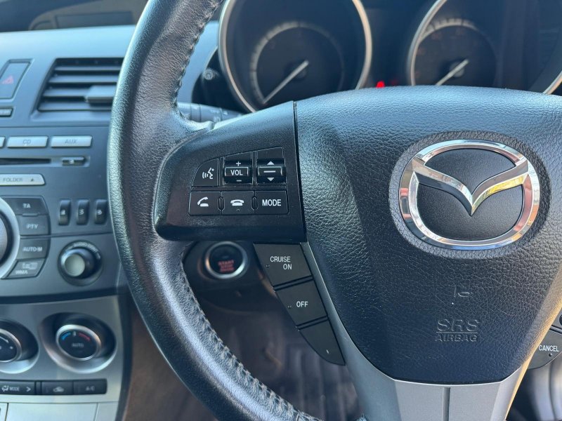 MAZDA MAZDA3