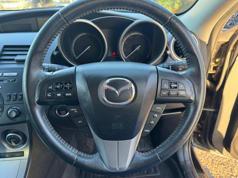MAZDA MAZDA3