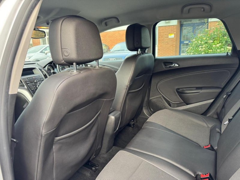 VAUXHALL ASTRA