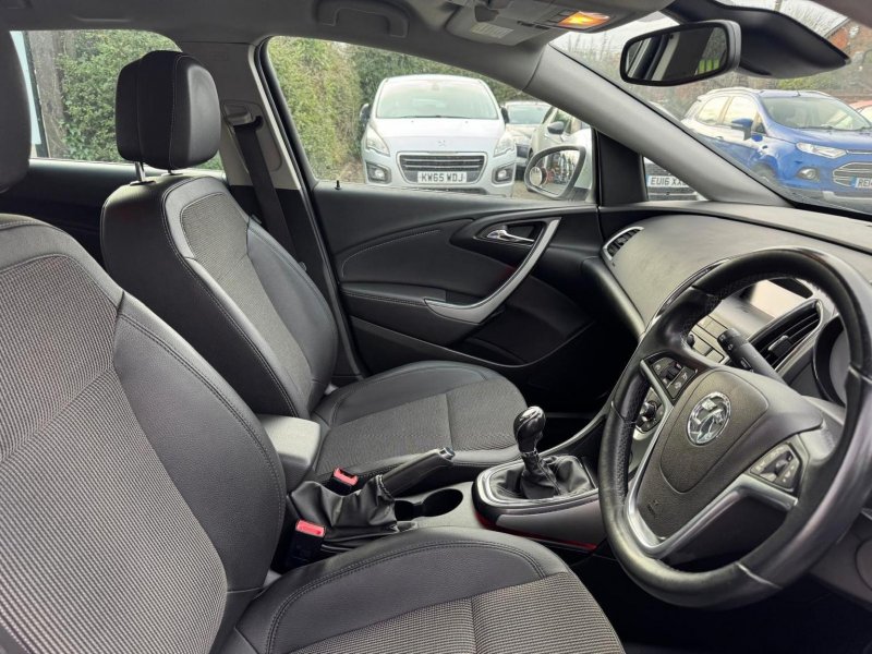 VAUXHALL ASTRA