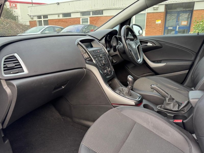 VAUXHALL ASTRA