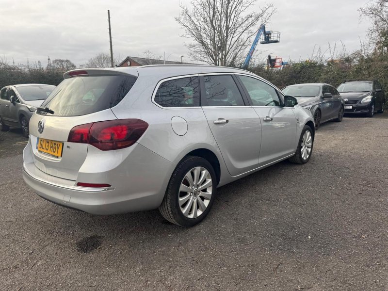 VAUXHALL ASTRA