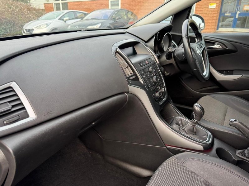 VAUXHALL ASTRA