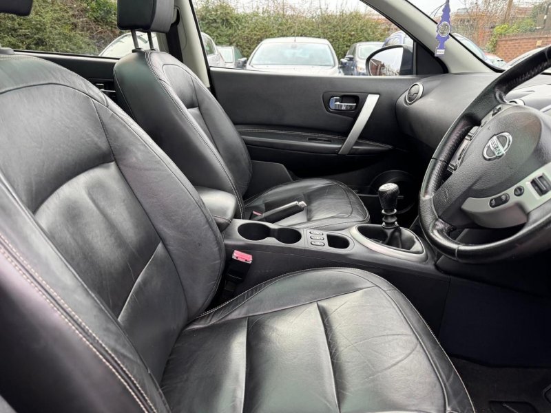 NISSAN QASHQAI+2