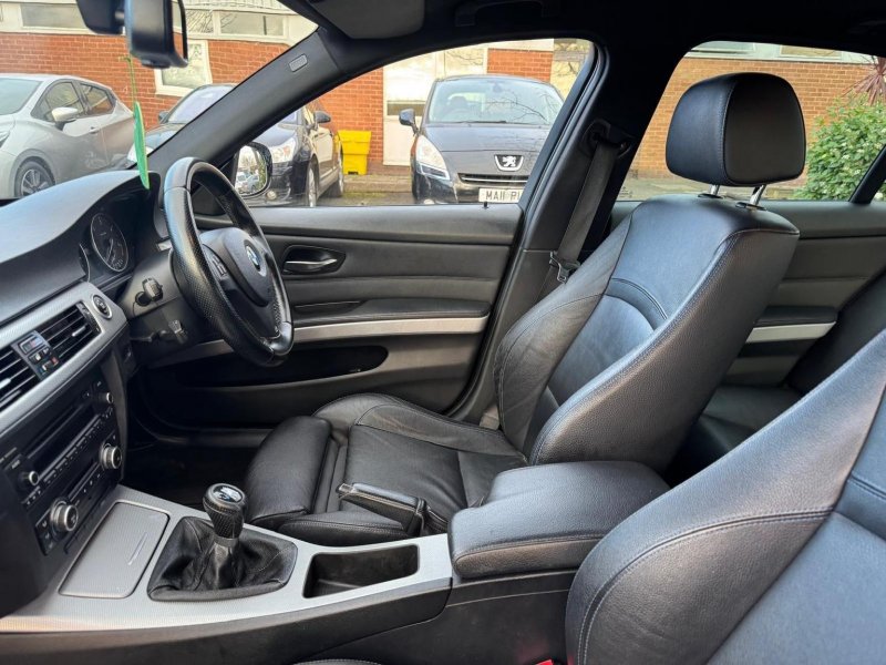 BMW 3 SERIES