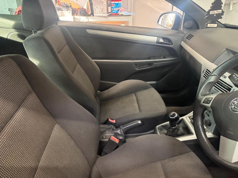 VAUXHALL ASTRA